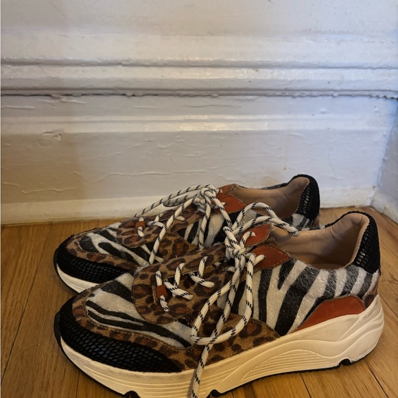 Oasis Society Cheetah Zebra Sneakers - Picture 1 of 4